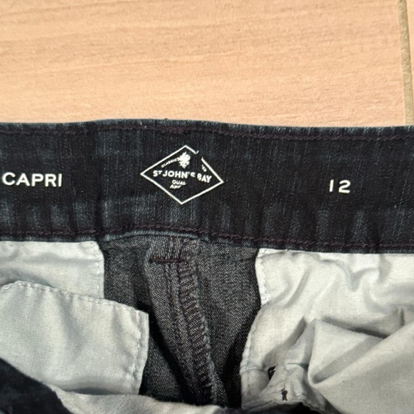 Women's Black capri Jeans size 12 - Picture 3 of 5